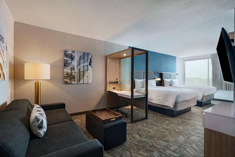 Suite, 2 Queen, Trundle bed interior